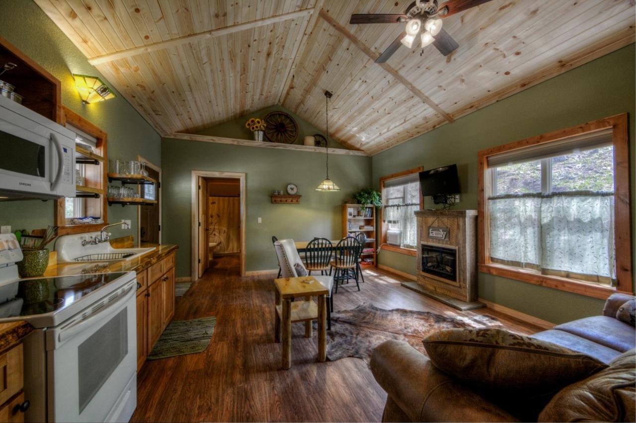 奇斯顿Yak Ridge Cabins And Farmstead By Mount Rushmore别墅 外观 照片